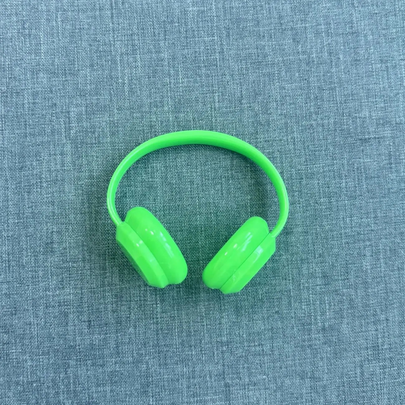 Mini cute headphones for dolls, perfect as an adorable accessory