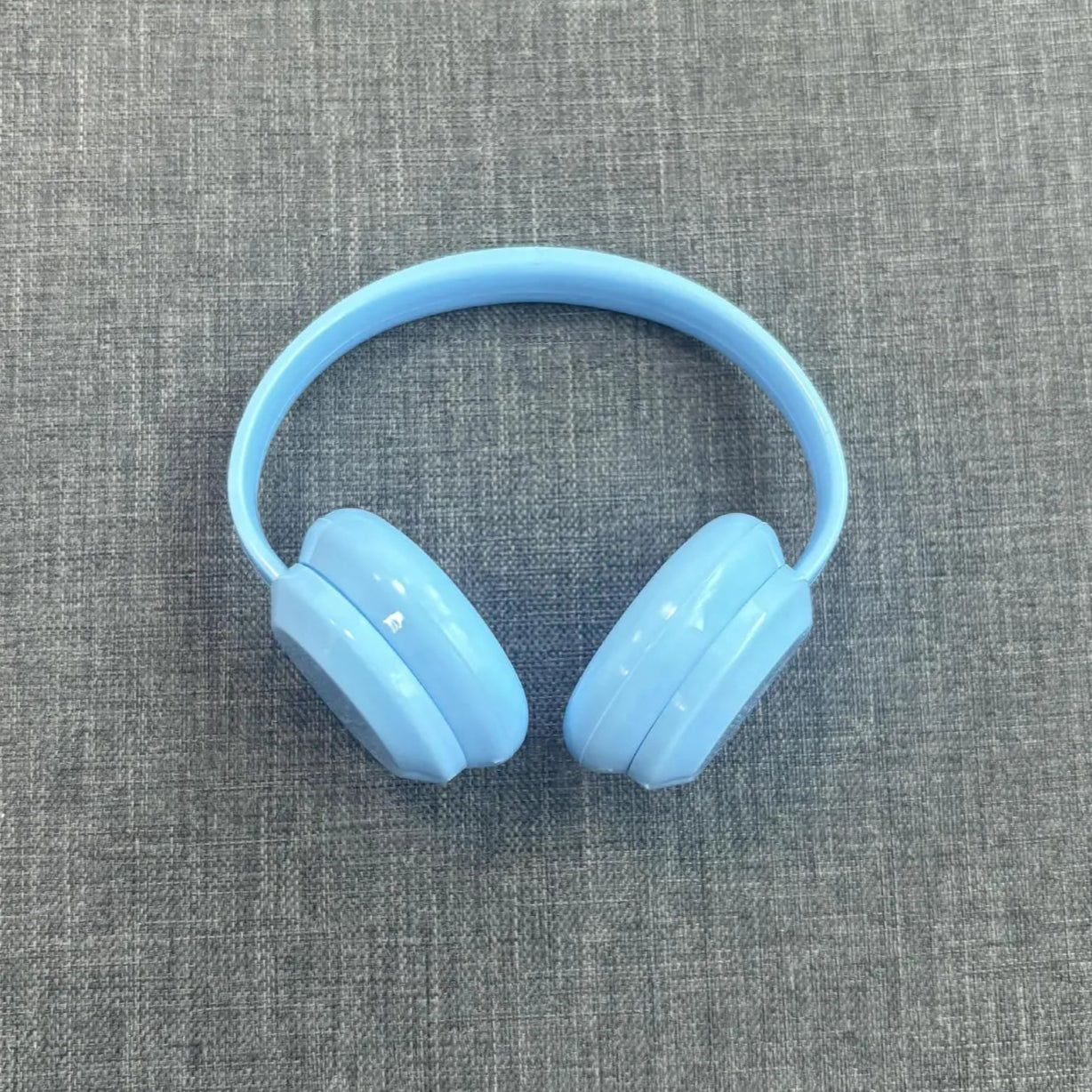 Mini cute headphones for dolls, perfect as an adorable accessory