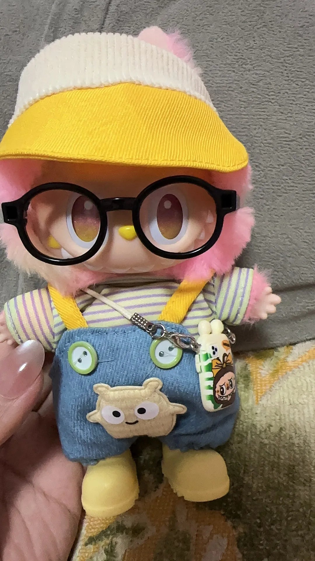 Mini cute phone for dolls, perfect as an adorable accessory